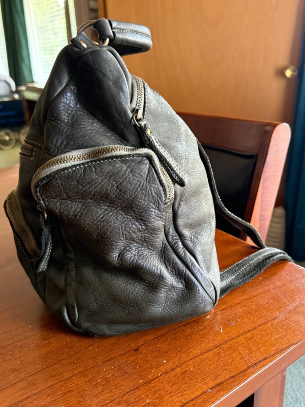 Bolsa Nova Mia Washed Italian Leather Backpack Olive Green - Picture 4 of 7